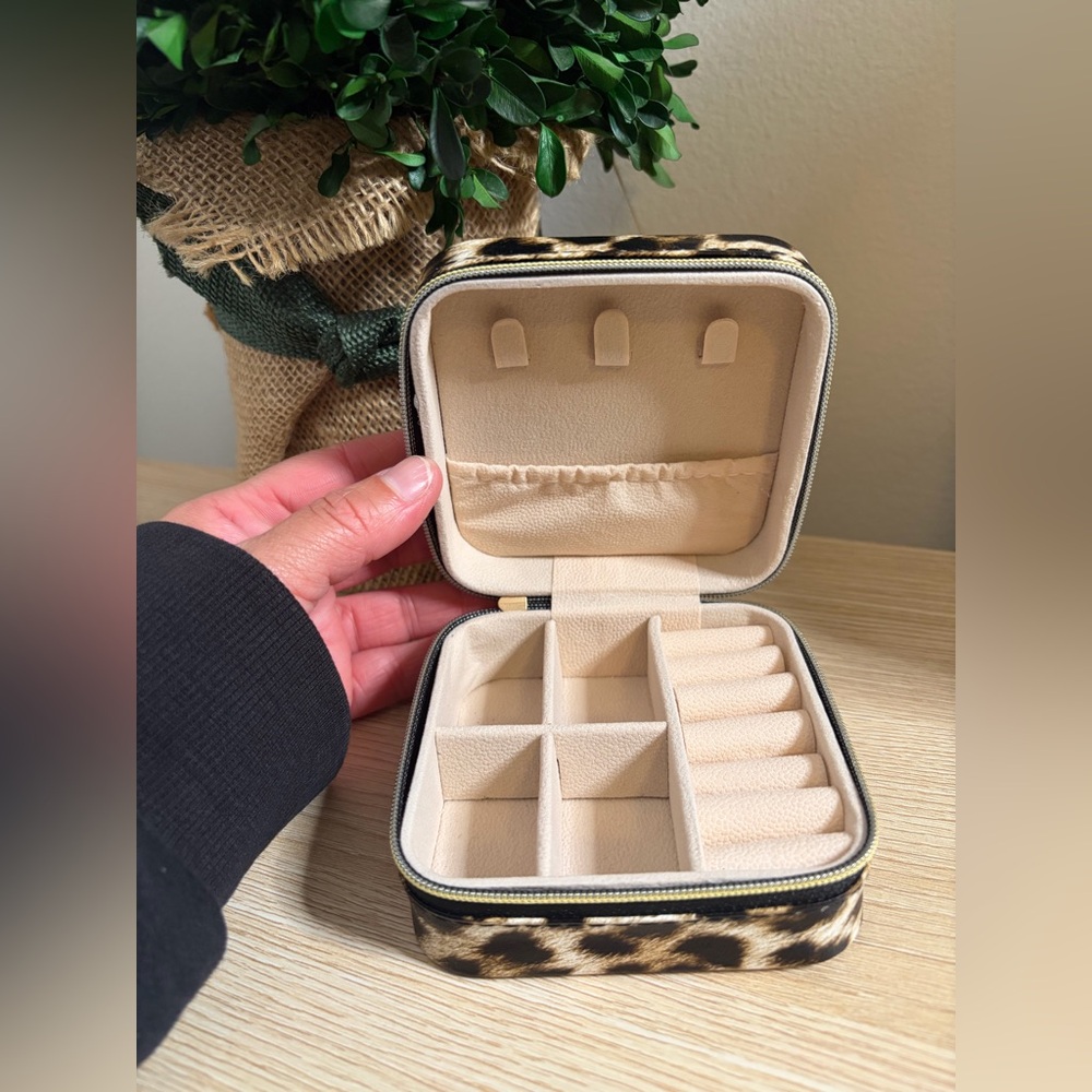 Leopard Print Jewelry Organizer